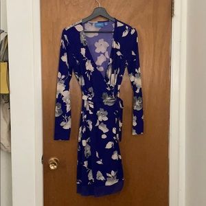 NWOT Vera Wang Indigo Floral Wrap Dress